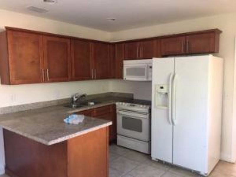 2nd image of 525 Dolphin Dr #525