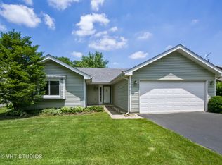 530 Springhill Cir, Naperville, IL 60563