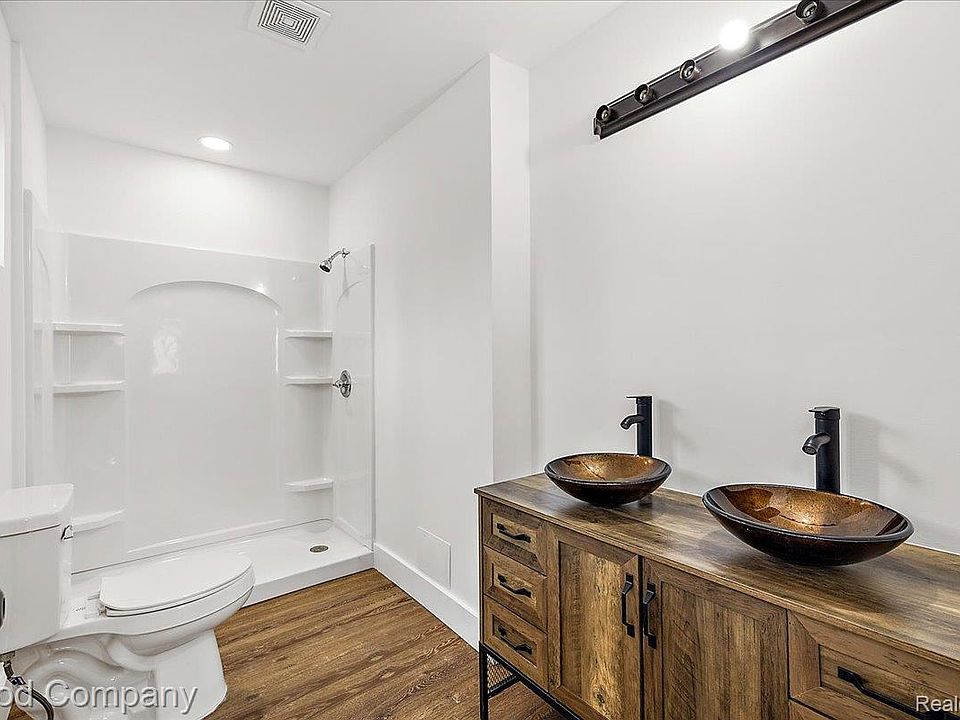 488 Bloomfield Ave, photo 14