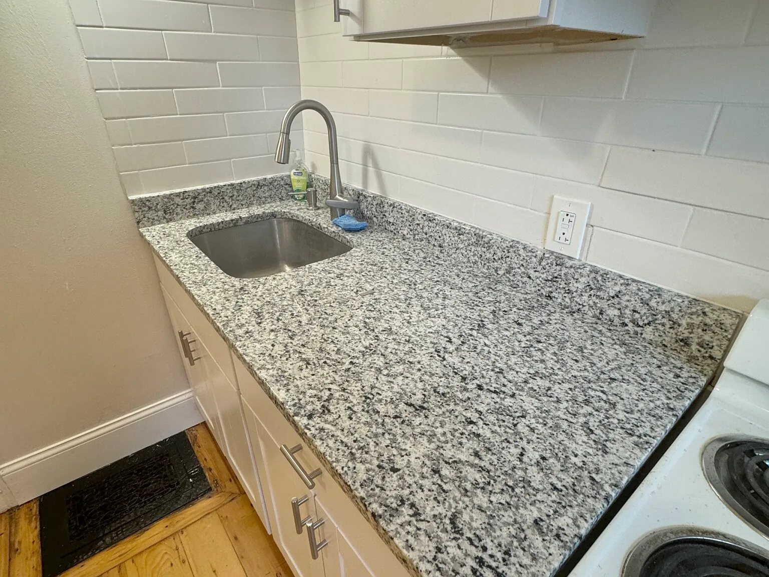 Studio, 1.0 bath, $1,800 — Photo 3