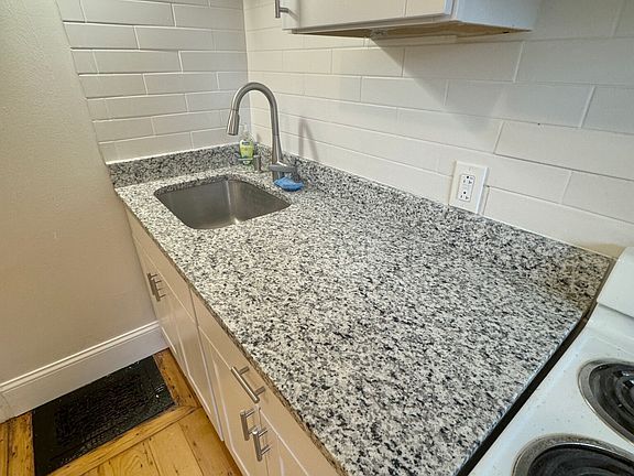 3rd image of 28 Academy Hill Rd APT 1F