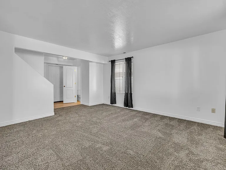 103 N Perth St — Photo 5
