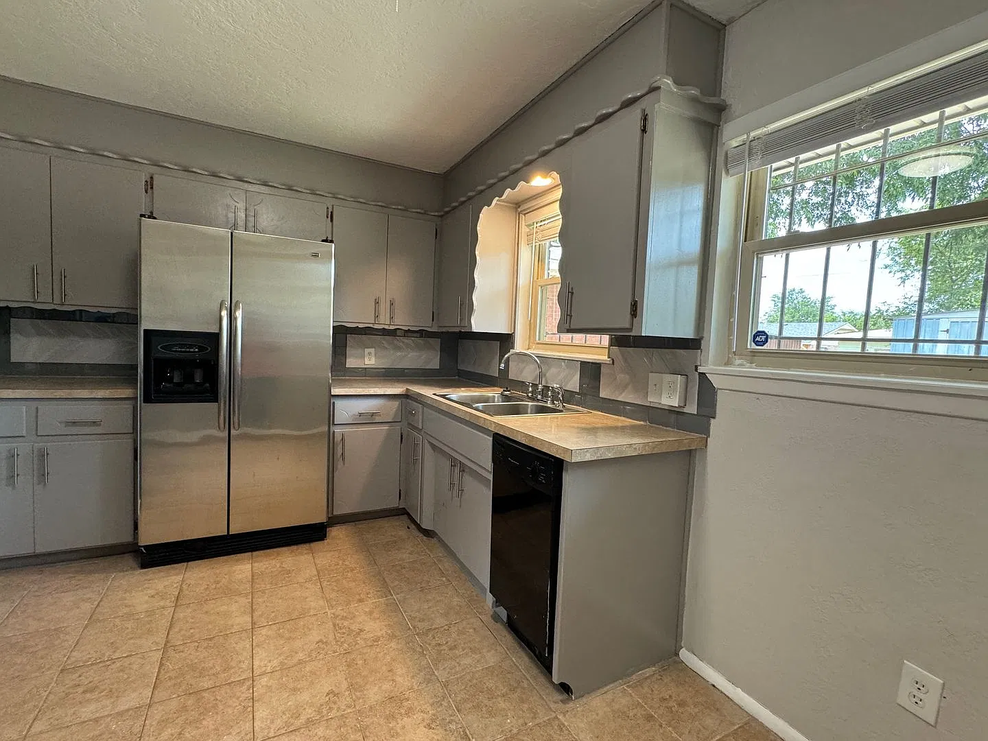 711 SW Ranch Oak- Hot new listing! — Photo 3