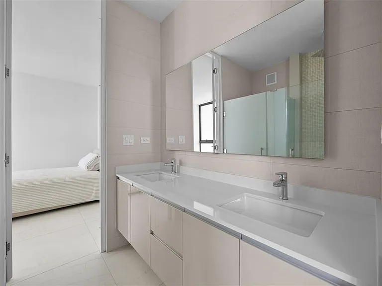 135 Salonga St — Photo 30