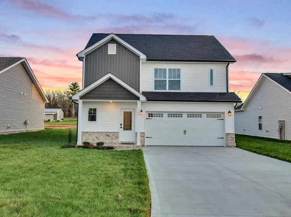1122 Johnson St, Burns, TN 37029