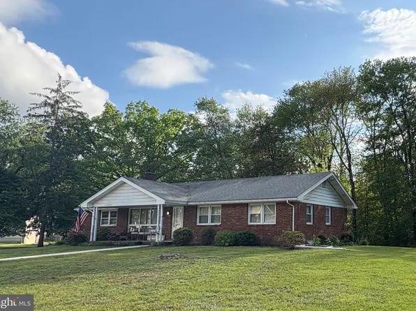 396 Franklin St, Clayton, NJ 08312