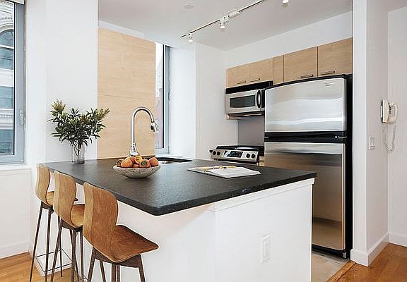 5th image of 88 Leonard St APT 1601