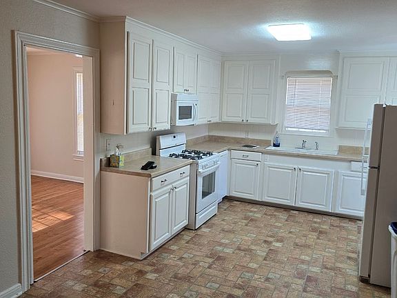 3rd image of 250 Atlantic Ave