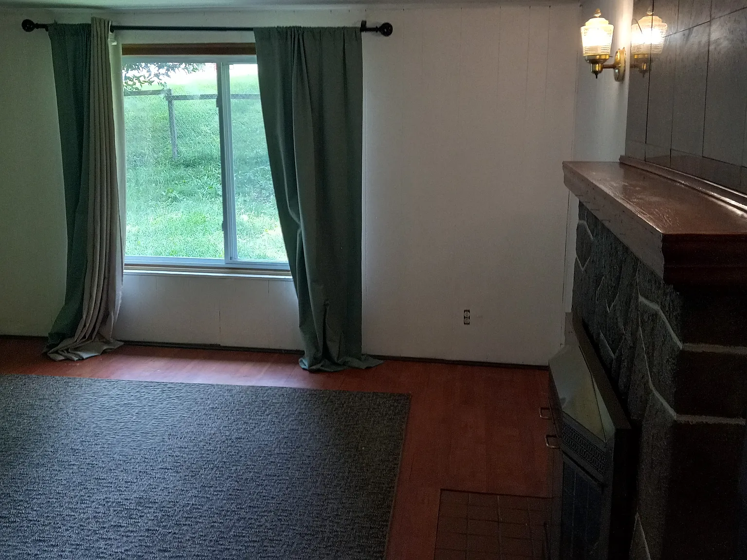 2 bed, 1000 sqft, $1,250 — Photo 2