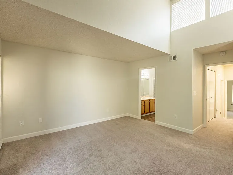 Cambridge Court Townhomes — Photo 25