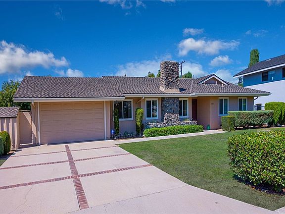 3rd image of 1481 Skyline Dr