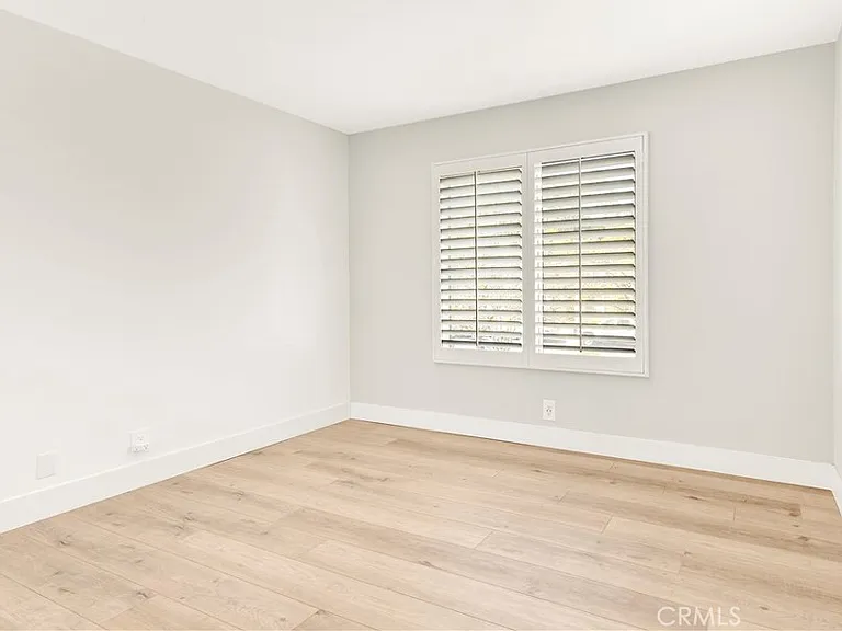114 Corsica Dr — Photo 17