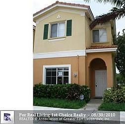 1st image of 4401 Woodland Cir