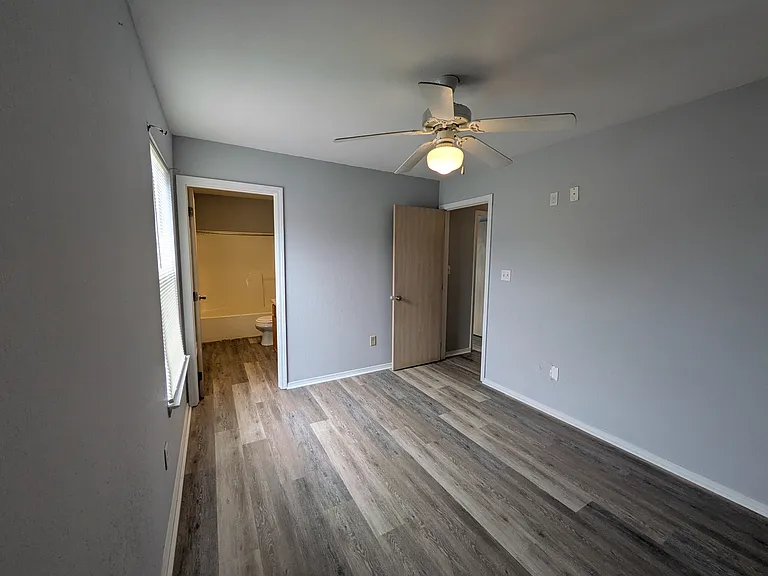 28 Cypress Ave — Photo 1
