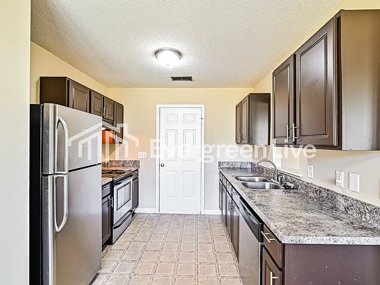 130 Curvewood Rd — Photo 5
