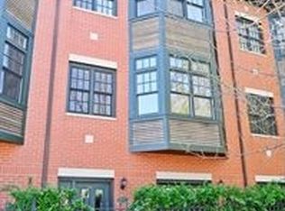 1903 W Grace St, Chicago, IL 60613