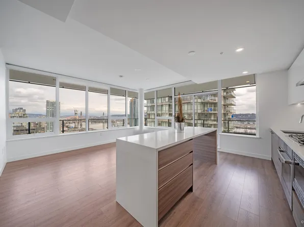 823 Carnarvon St #3103, New Westminster, BC V3M 0N5