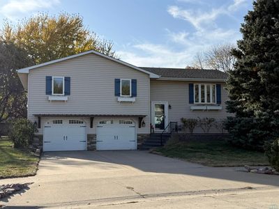 1810 Vonnie St, Vermillion, SD, 57069