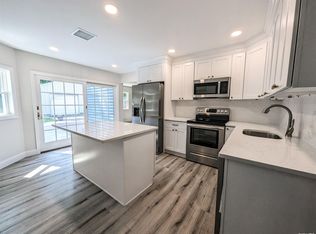 22 Giant Oak Rd, Ridge, NY 11961