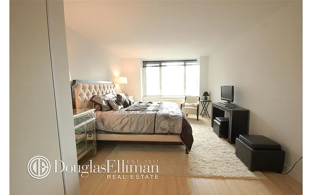 Rented by Douglas Elliman | media 5