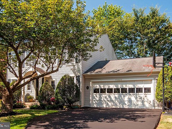 3rd image of 17228 Evangeline Ln