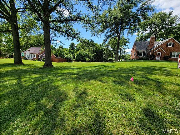 4th image of 1201 Ross Dr