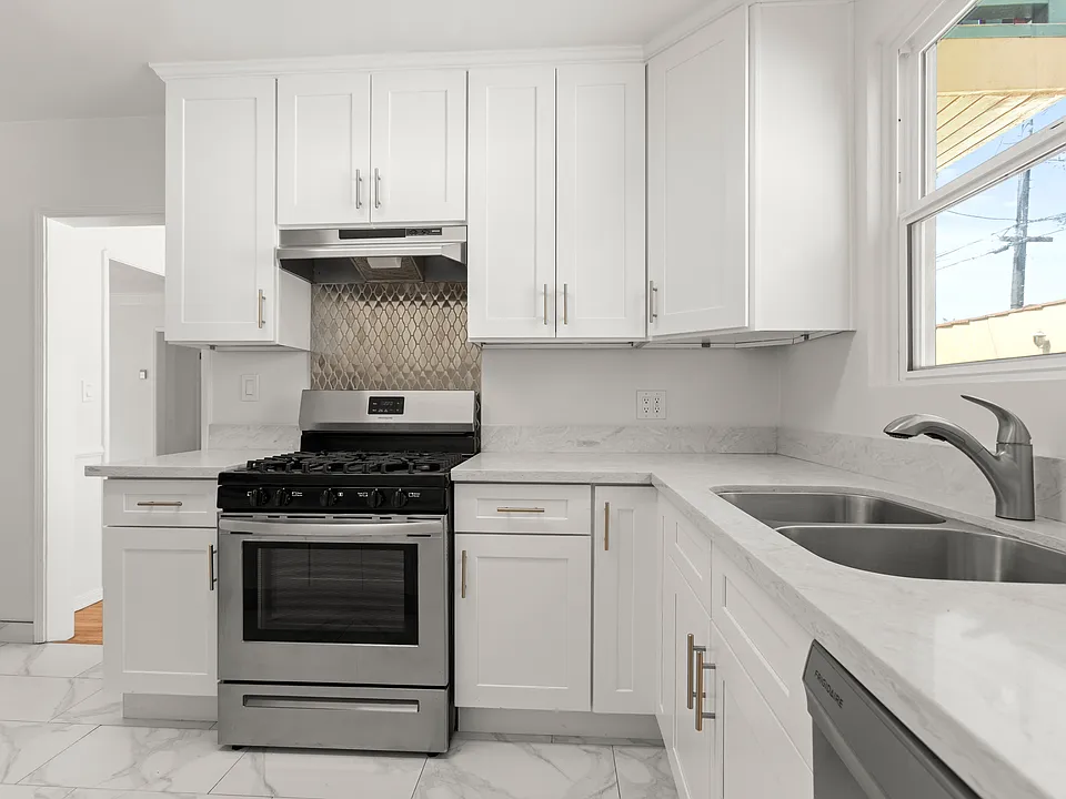 522 N Genesee Ave #522