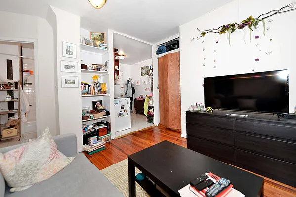 Rented by J Misrahi Realty Corp | media 4