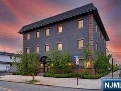 183 Garibaldi Ave, Lodi, NJ, 07644