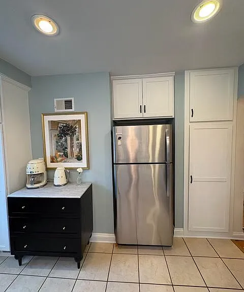 2051 Ludington Ave — Photo 23
