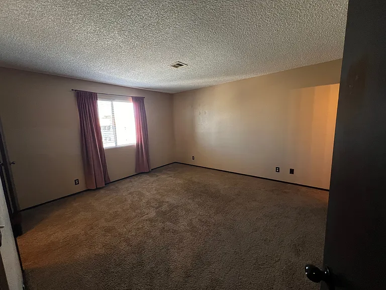 1480 Tamareno Cir #C — Photo 9