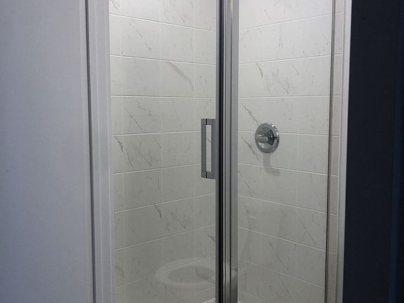 2nd image of 2433 Dufferin St #615