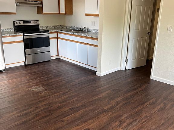 3rd image of 3341 E Blacklidge Dr