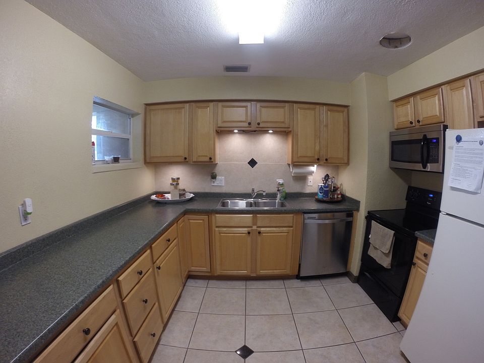 Large full kitchen
