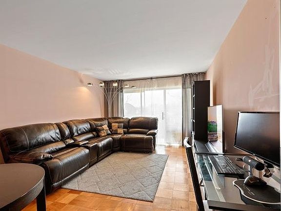 5th image of 11903 Parklawn Dr APT 301