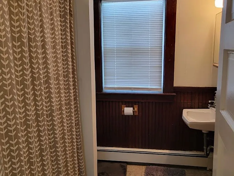 28 Pleasant St — Photo 10