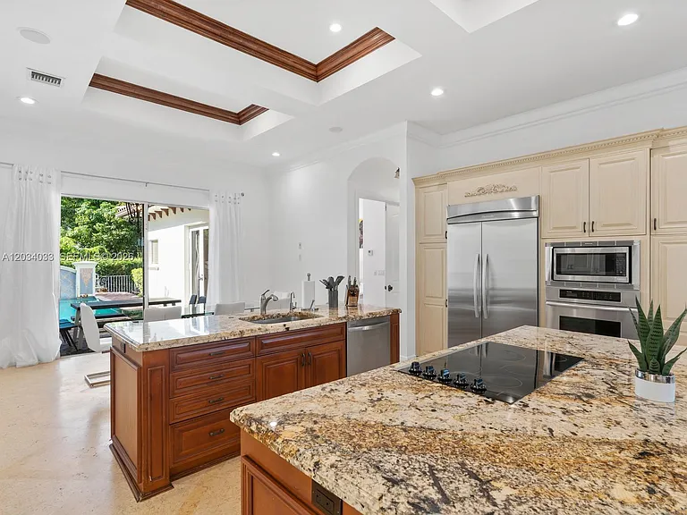 1223 Jackson St — Photo 15