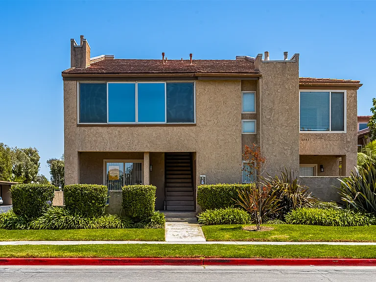 16939 Bluewater Ln — Photo 1