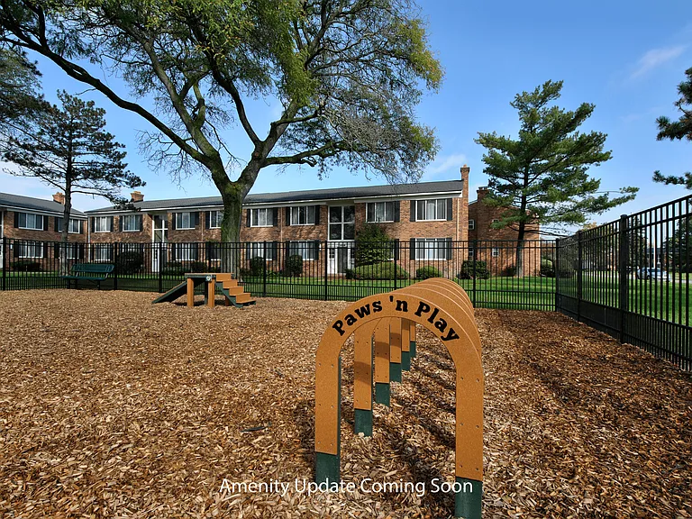 The Maxwell Apartments — Photo 8