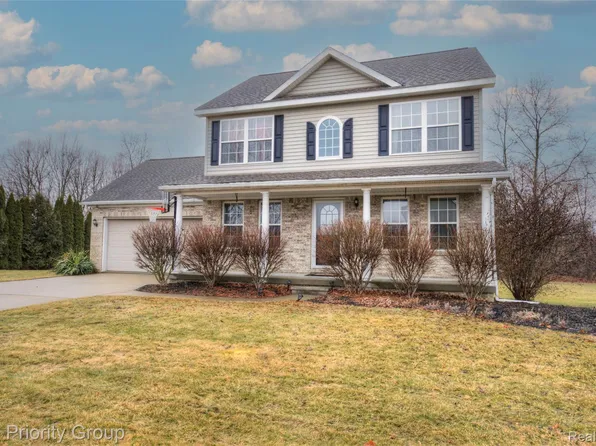 4395 Pondview Dr, Swartz Creek, MI 48473