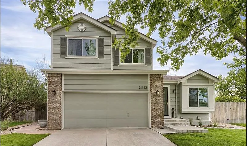 4 bed, $5,000 — Photo 1