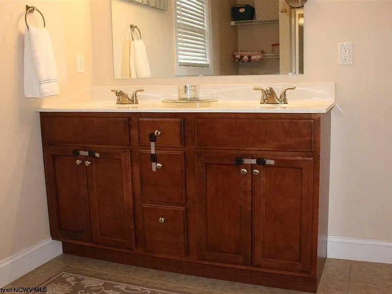58 Brownstone Dr — Photo 6
