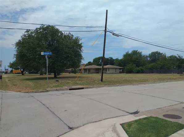 5657 Watauga Rd, Watauga, TX 76148