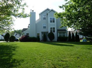 97 Heather Ct, Monmouth Junction, NJ 08852