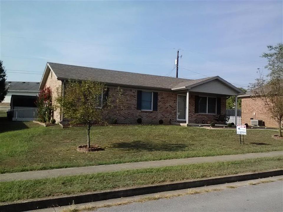 1st image of 900 E Margaret Dr