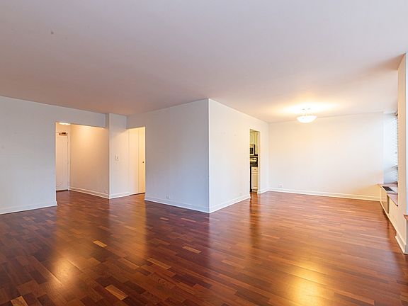 4th image of 50 E Bellevue Pl APT 701