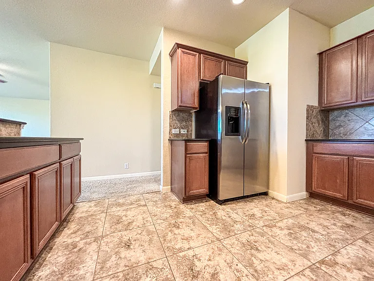 923 Avery Pkwy #2 — Photo 9