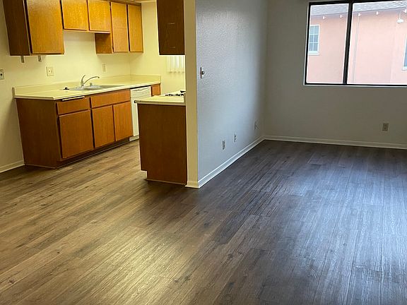 2nd image of 212 S Glenwood Pl APT E