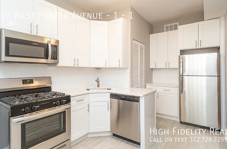 1057 W Foster Ave #1 — Photo 2