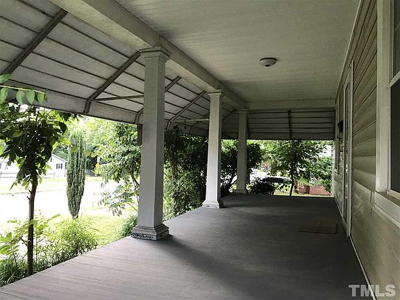 2nd image of 303 S Benjamine St